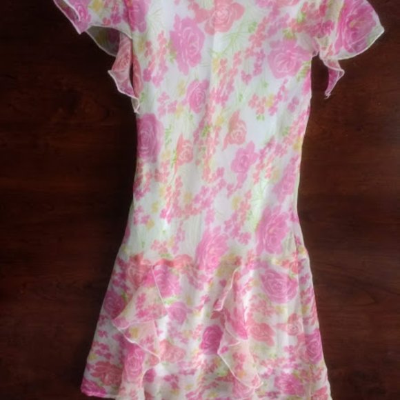 Lovely, Fluttery, Flower Dress - Pin with Pearls - Picture 4 of 4